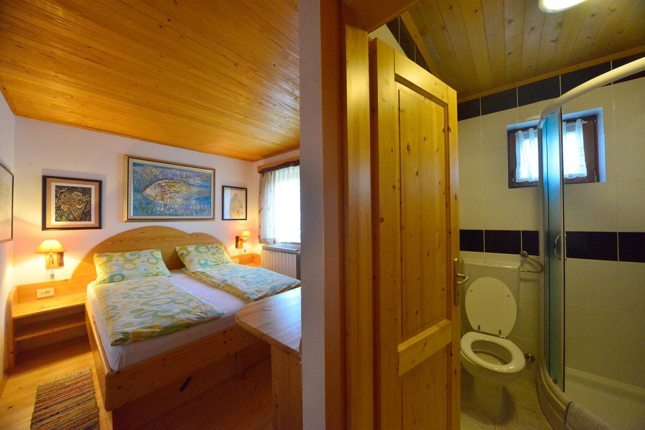 Kod Korita Rooms Crni Lug Exterior photo